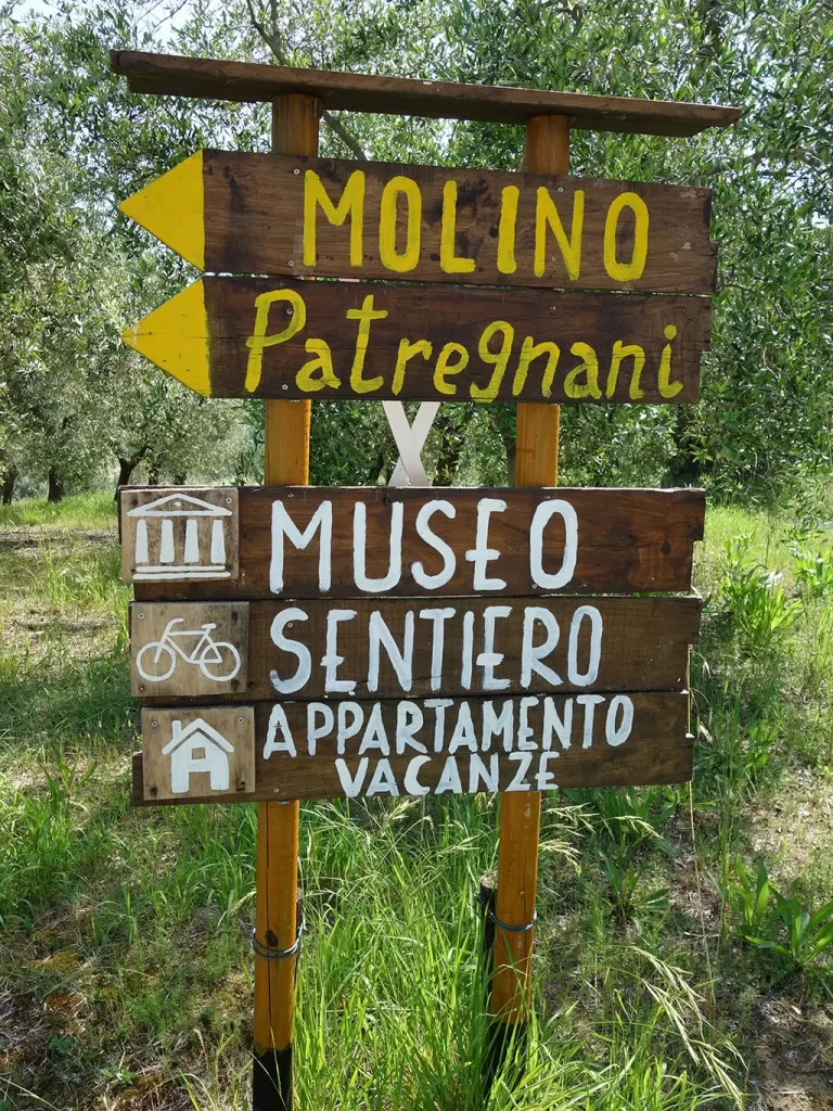 Il cartello che indica il mulino